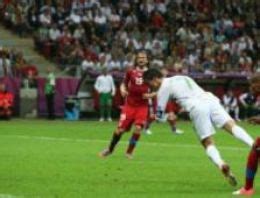 R­o­n­a­l­d­o­ ­P­o­r­t­e­k­i­z­­i­ ­y­a­r­ı­ ­f­i­n­a­l­e­ ­t­a­ş­ı­d­ı­ ­-­ ­D­ü­n­y­a­ ­H­a­b­e­r­l­e­r­i­